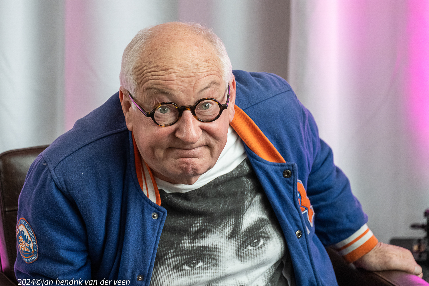 Cabaretier Youp van ’t Hek neemt afscheid van zijn geliefde Groningen